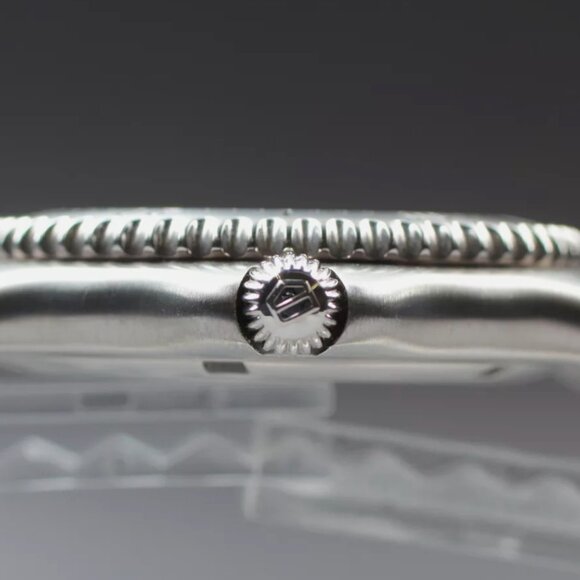 TAG Heuer Red 40mm Dial Professional Quartz Men Watch - Picture 6 of 6